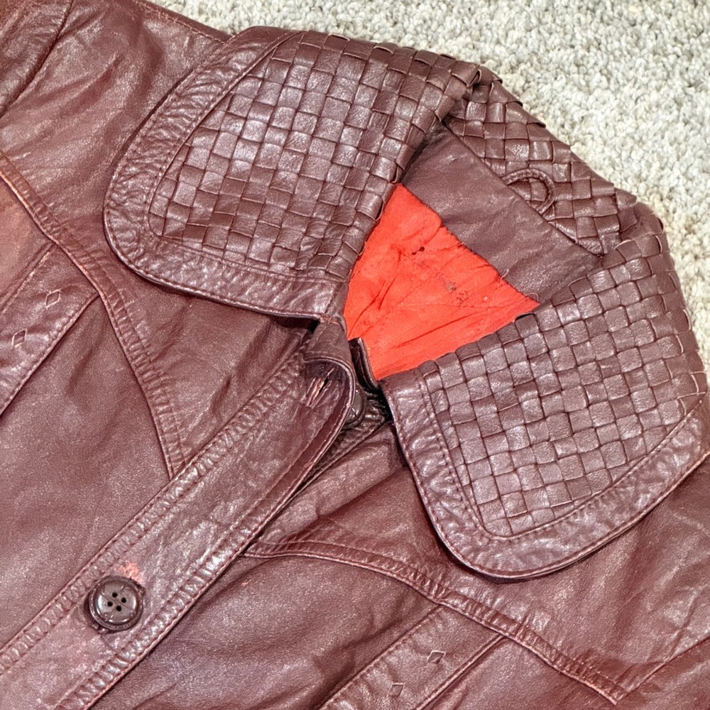 Vintage Sears Burgundy Leather Jacket Woven Collar and Cuffs Womens‎ L 18" x 27"